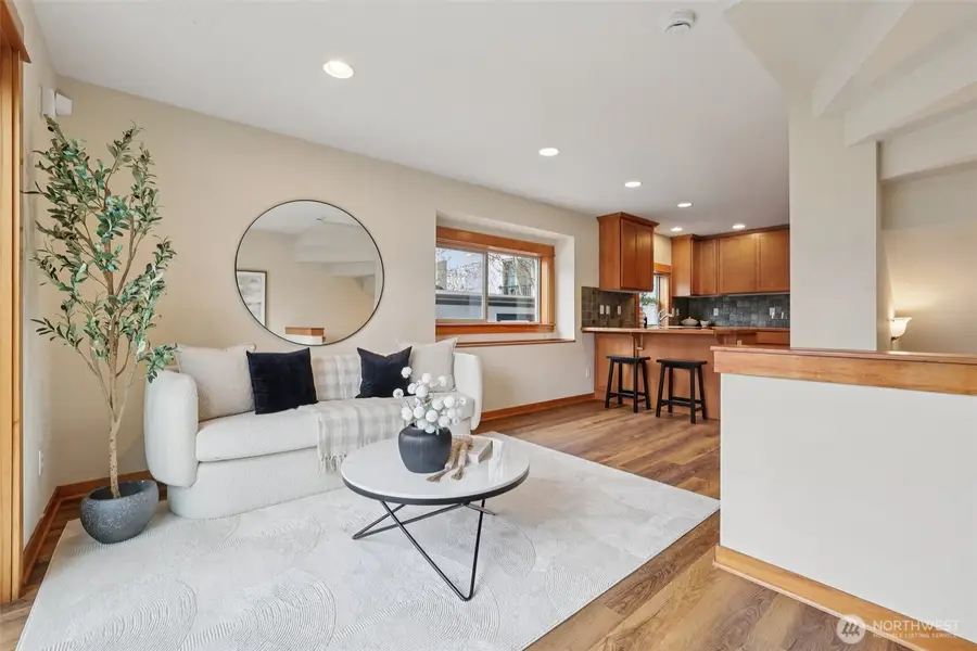 9047 17th Avenue Sw #A, Seattle, WA 98106 - #3