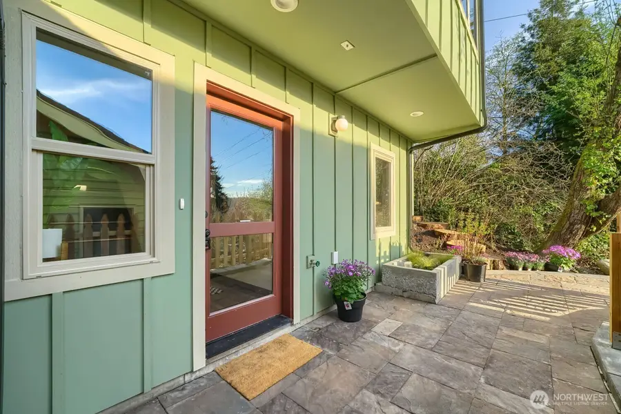 4586 22nd Avenue Sw, Seattle, WA 98106 - #2