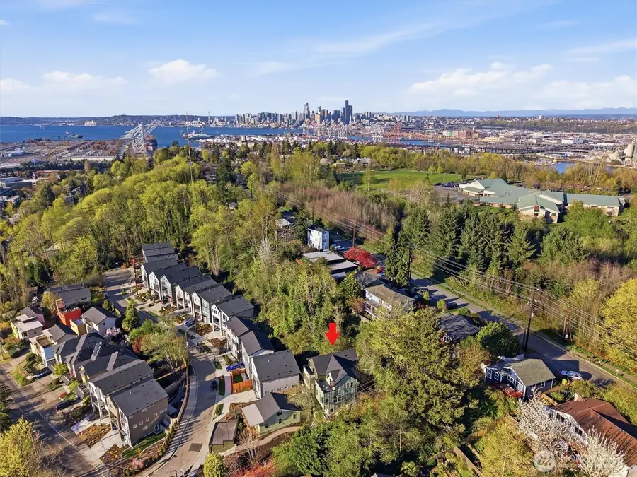 4586 22nd Avenue Sw, Seattle, WA 98106 - #3
