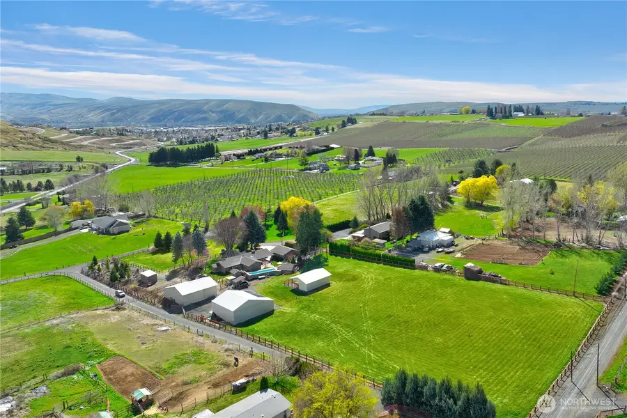 160 Horseshoe Lane, Selah, WA 98942 - #2