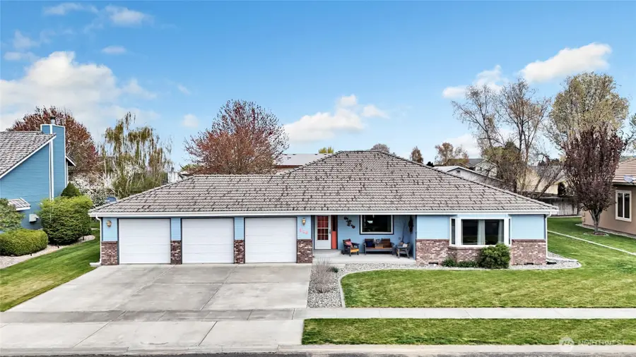 216 E Tanglewood Drive, Moses Lake, WA 98837 - #3