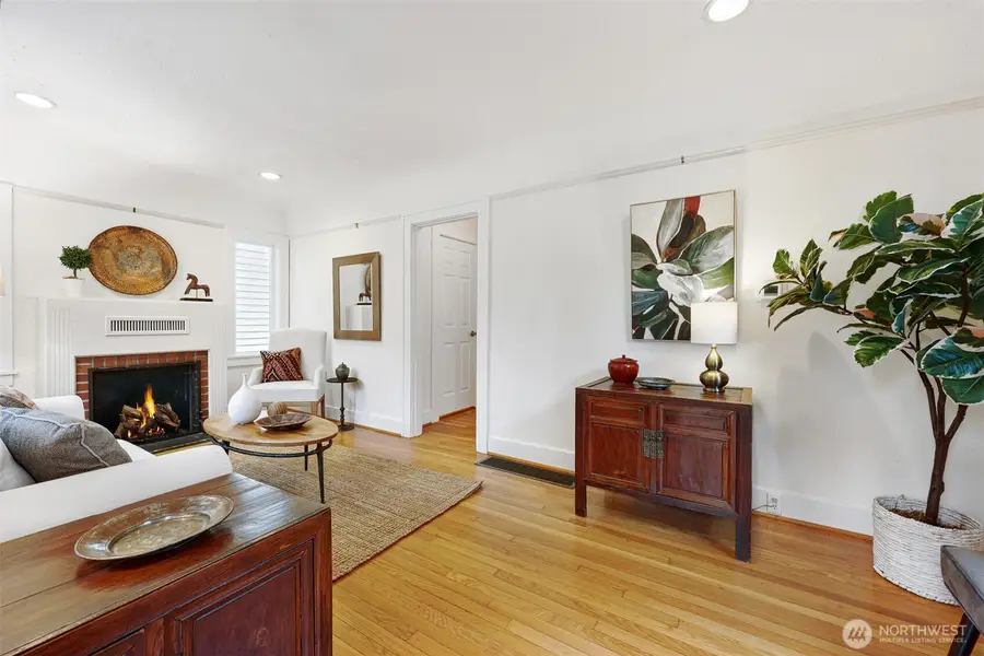 7049 Ravenna Avenue Ne #B, Seattle, WA 98115 - #2