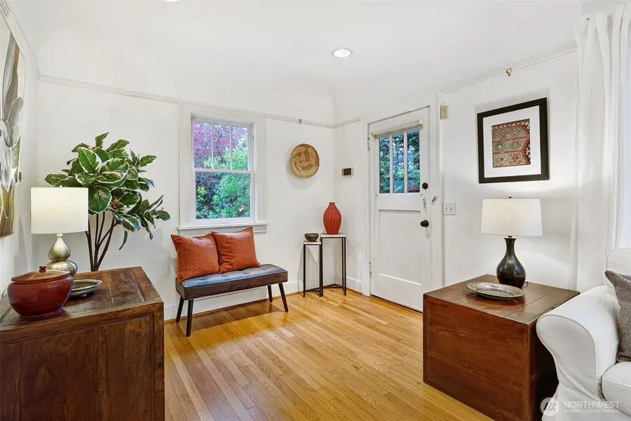 7049 Ravenna Avenue Ne #B, Seattle, WA 98115 - #3