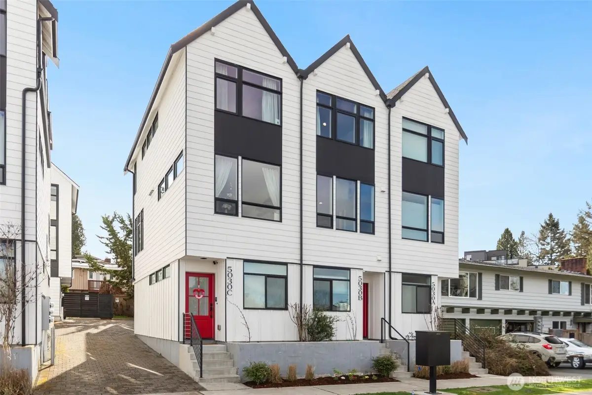 5030 Sand Point Place Ne #B, Seattle, WA 98105 - #1
