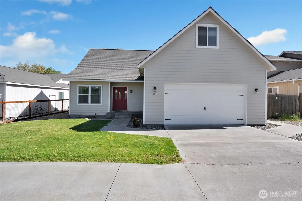 901 W Windrose Drive, Moses Lake, WA 98837 - #1