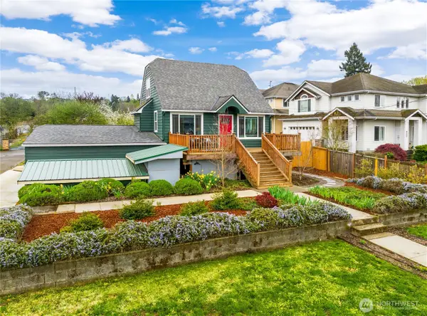 2208 Smithers Avenue S, Renton, WA 98055