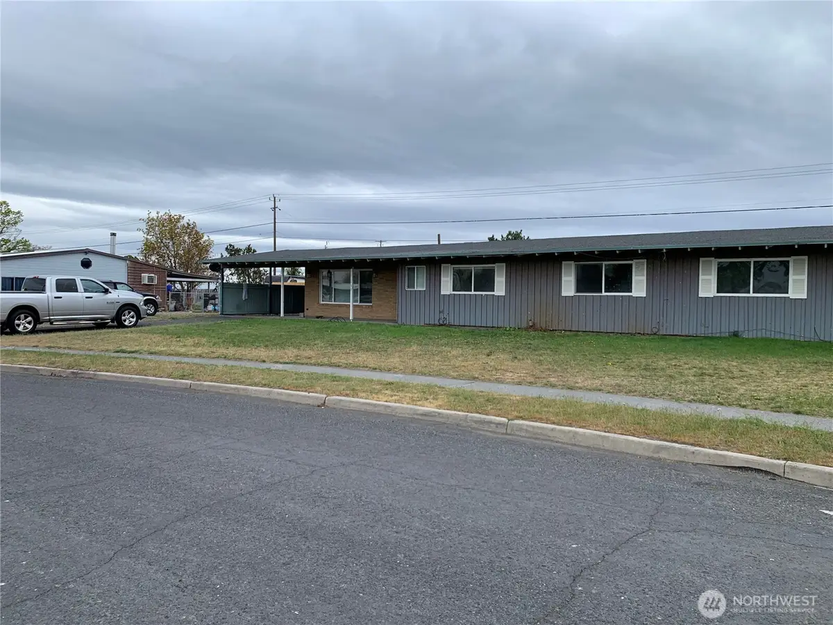 137 Schilling, Moses Lake, WA 98837 - #1