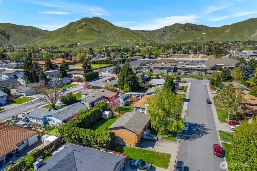 1517 4th Street, Wenatchee, WA 98801 - #2