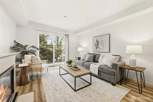 9057 Greenwood Avenue N #102, Seattle, WA 98103