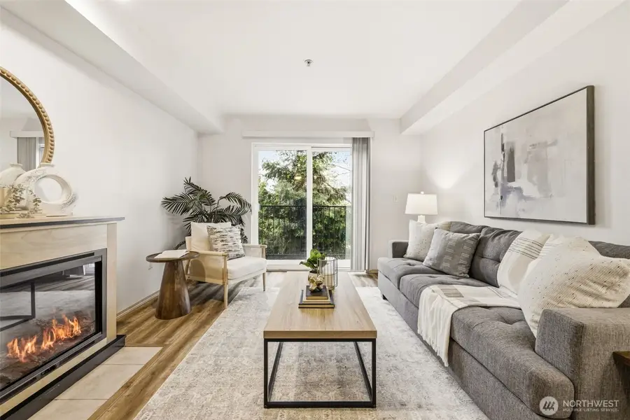 9057 Greenwood Avenue N #102, Seattle, WA 98103 - #3