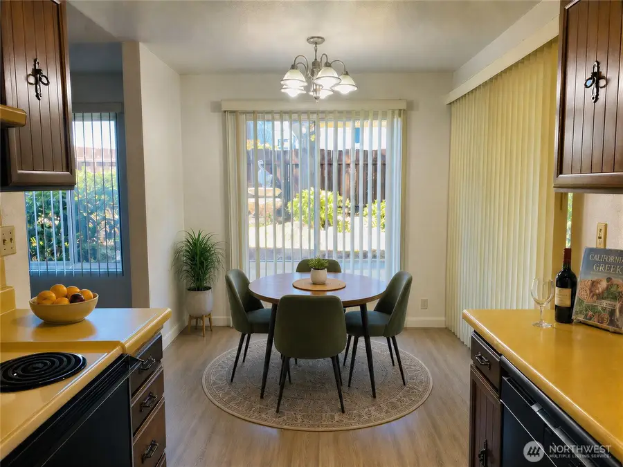8848 Interlake Avenue N, Seattle, WA 98103 - #2