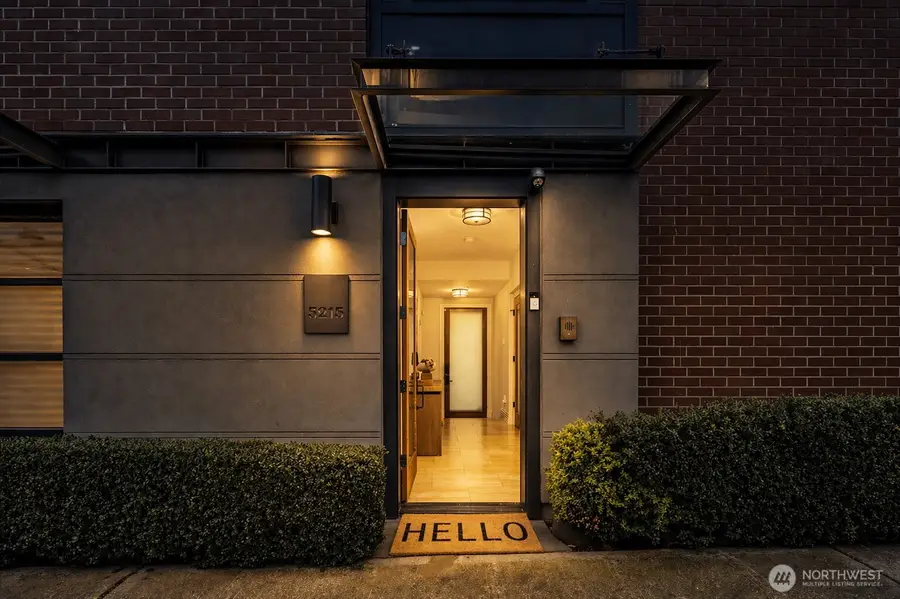 3215 W Lynn Street, Seattle, WA 98199 - #2