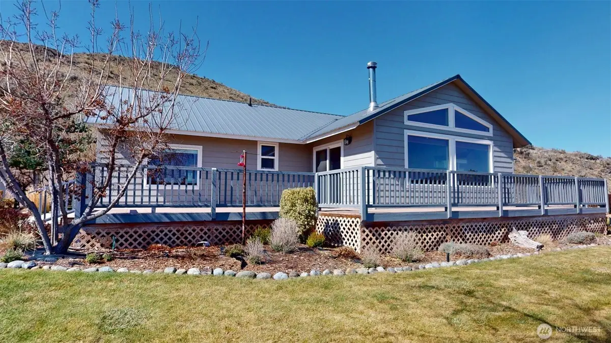 1811 Pine Creek, Tonasket, WA 98855 - #1