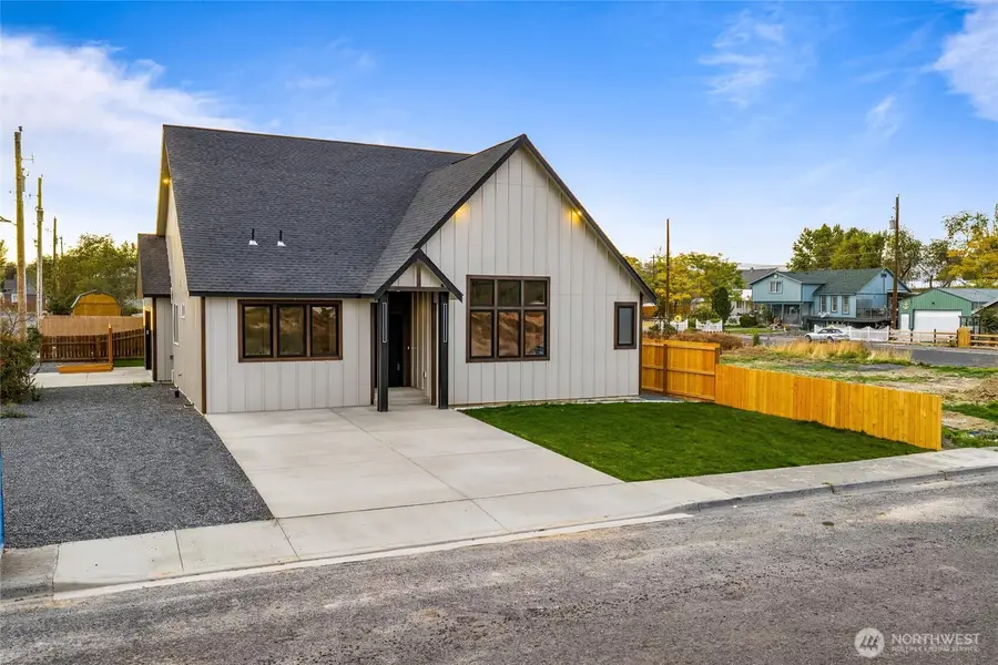 315 Buttercup Street, Soap Lake, WA 98851 - #2