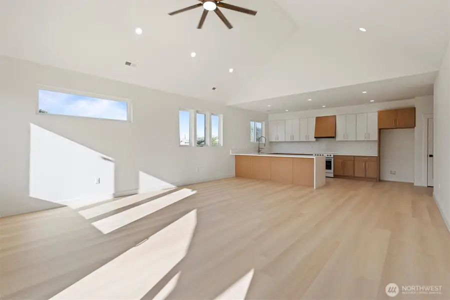 315 Buttercup Street, Soap Lake, WA 98851 - #3