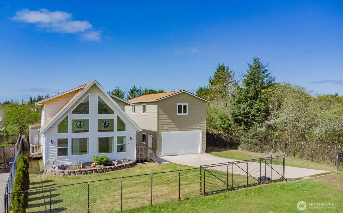 555 Ensign Avenue Nw, Ocean Shores, WA 98569 - #1