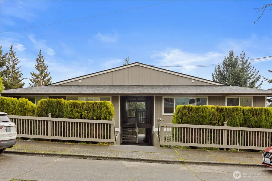 324 S Lafayette Avenue, Bremerton, WA 98312 - #3