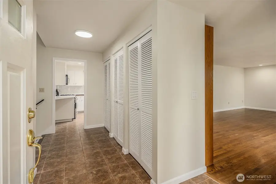 2711 101st Place Ne, Bellevue, WA 98004 - #3