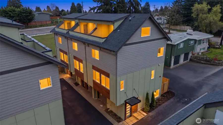 14608 Corliss Avenue N #B, Shoreline, WA 98133 - #2