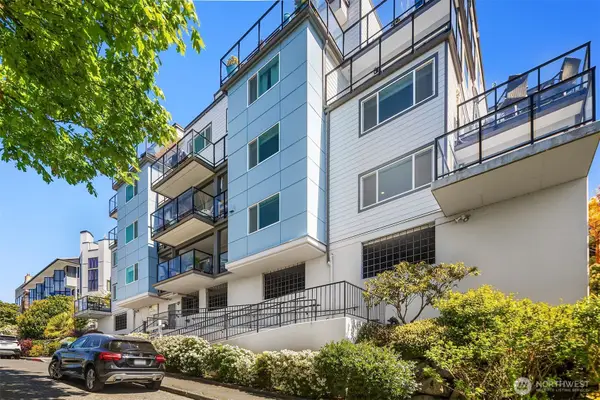 2040 13th Avenue W #33, Seattle, WA 98119