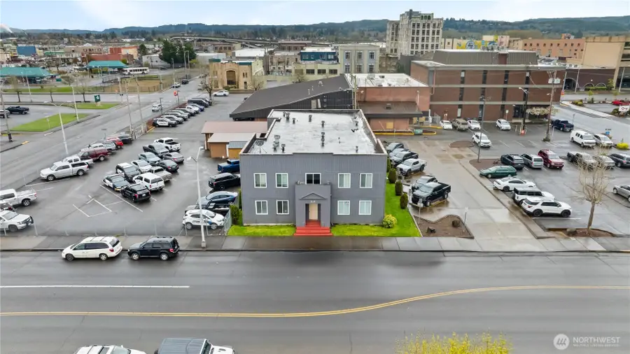 215 E 1st Street, Aberdeen, WA 98520 - #2