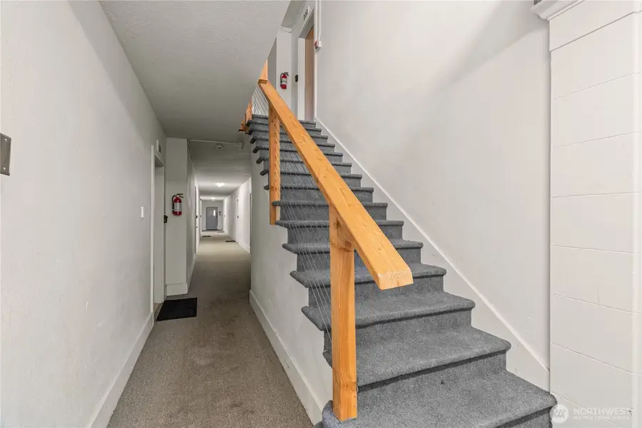 215 E 1st Street, Aberdeen, WA 98520 - #3