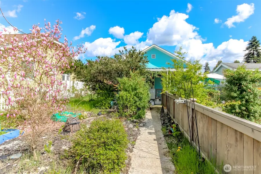 208 F Street Se, Auburn, WA 98002 - #2