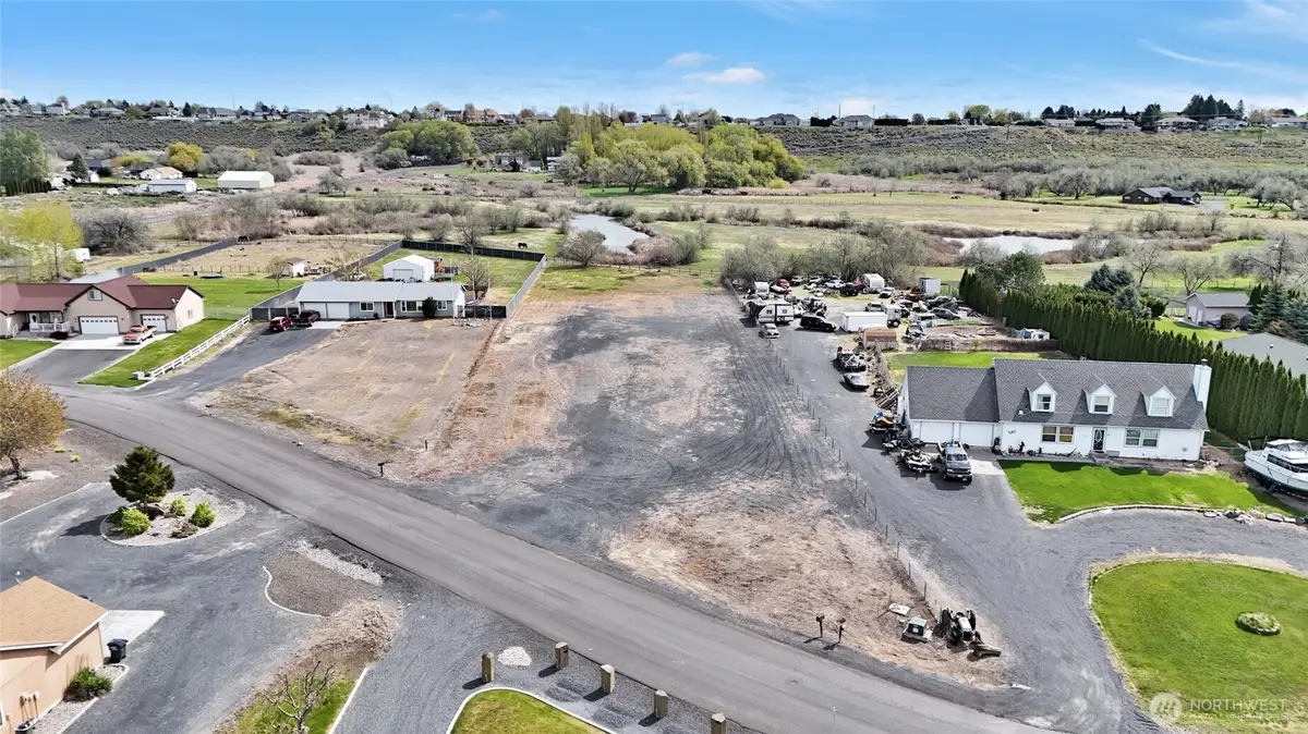 5189 Crystal Springs Place Ne #8, Moses Lake, WA 98837 - #1