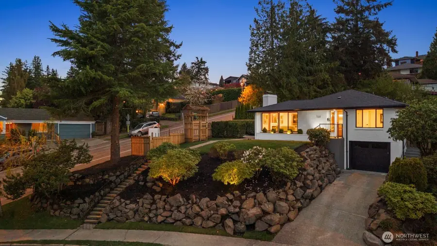 7005 58th Avenue Ne, Seattle, WA 98115 - #2