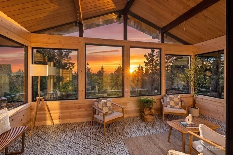 3430 39th Avenue W, Seattle, WA 98199 - #2