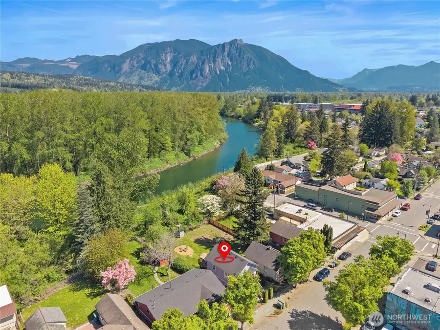 8084 Falls Avenue Se, Snoqualmie, WA 98065 - #2