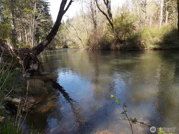 16302 Village Drive Se #20, Rainier, WA 98576