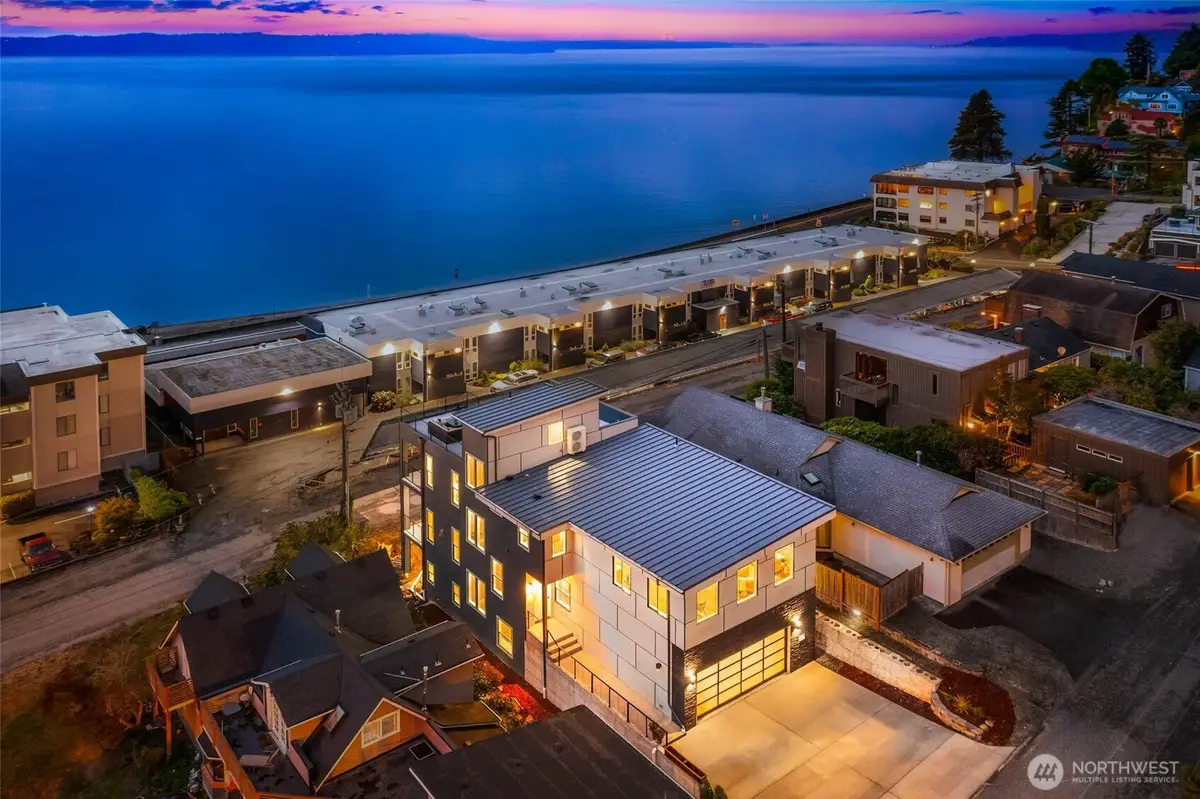 28132 8th Avenue S, Des Moines, WA 98198 - #1