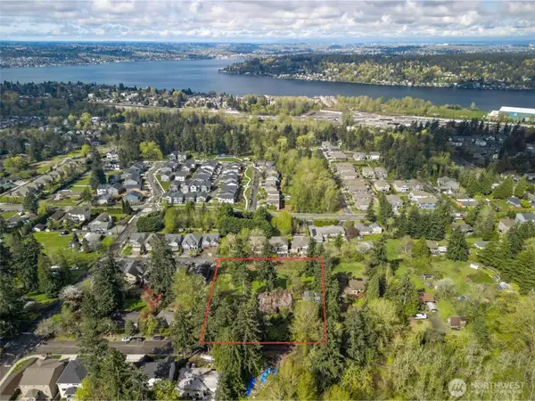 8213 118th Avenue Se #8, Newcastle, WA 98056