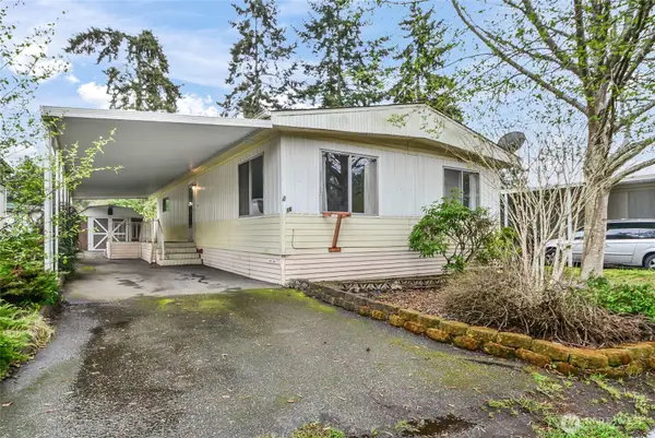 5220 SW 176th #16, Lynnwood, WA 98037