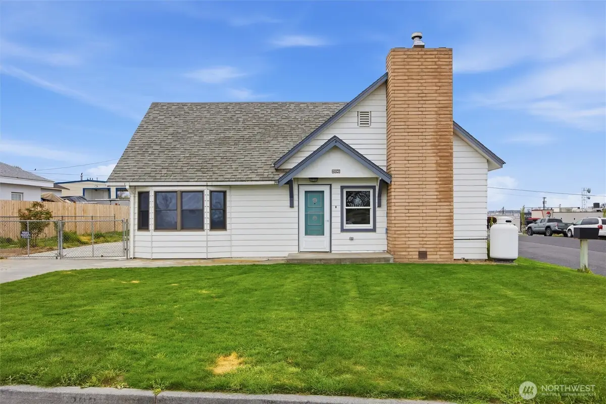 206 E Cedar St, Othello, WA 99344 - #1