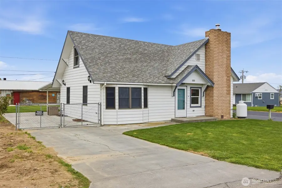206 E Cedar St, Othello, WA 99344 - #2