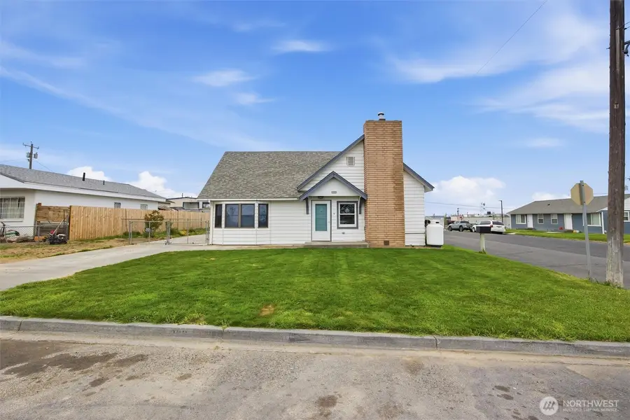 206 E Cedar St, Othello, WA 99344 - #3