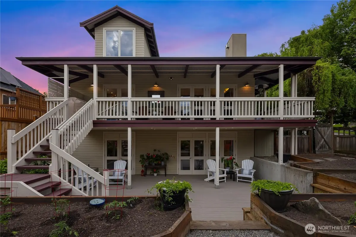 4712 SW Brace Point Dr, Seattle, WA 98136 - #1