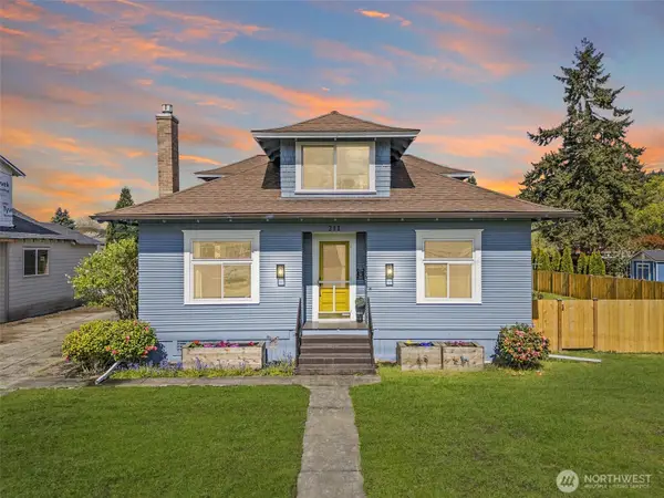 211 Calistoga Street E, Orting, WA 98360