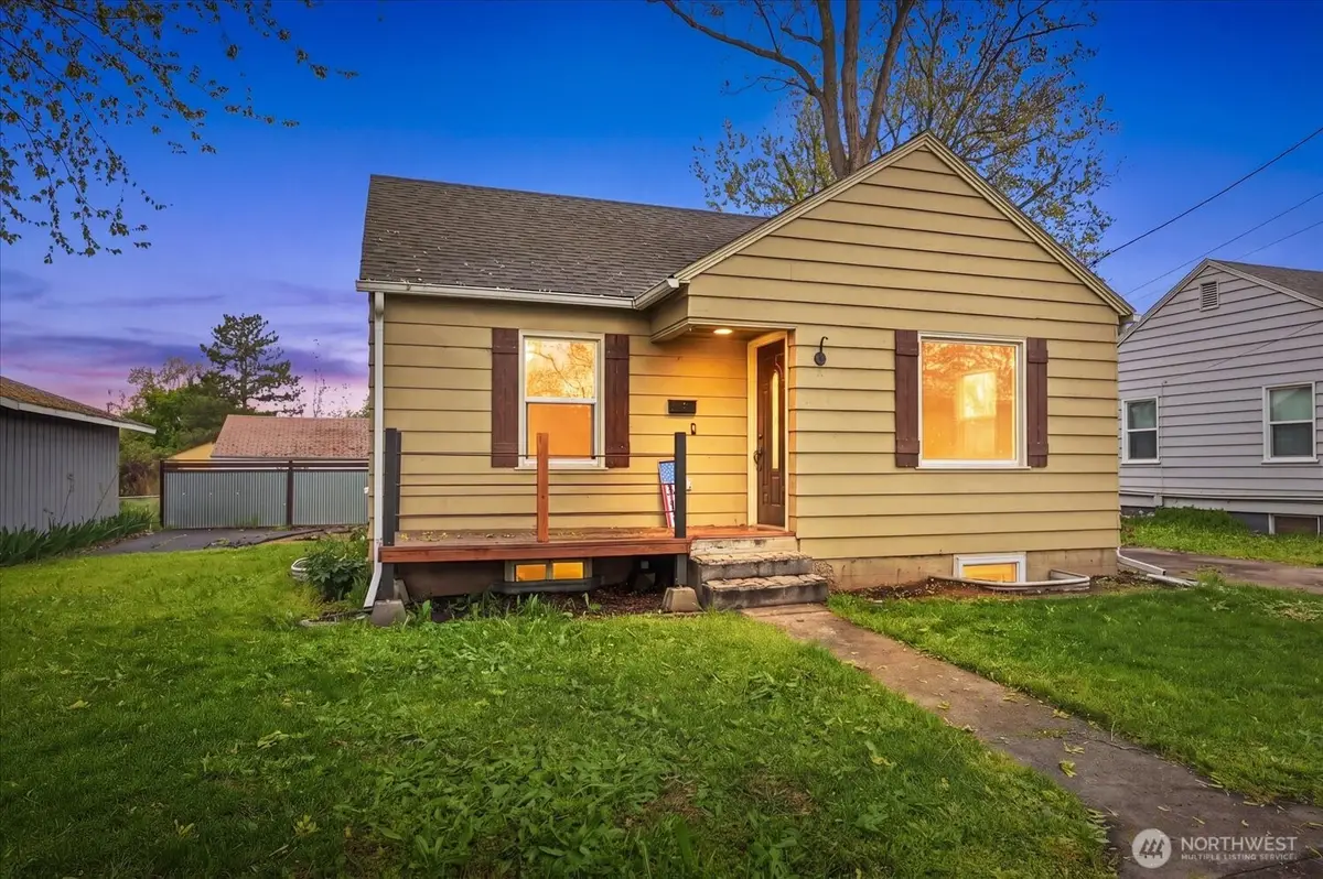 317 NE Ash Avenue, College Place, WA 99324 - #1