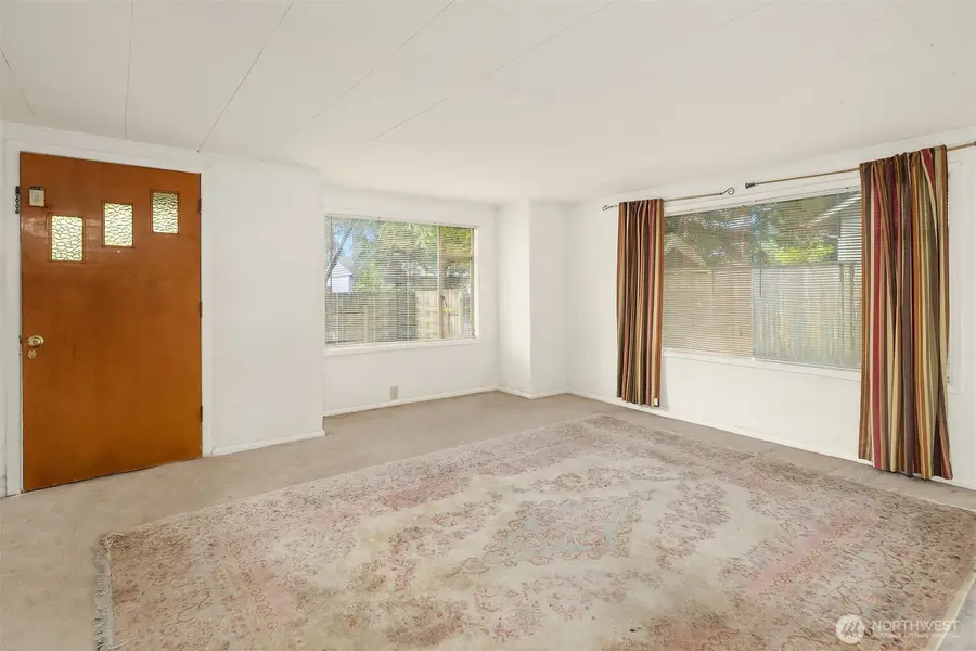 15527 Wallingford Avenue N, Shoreline, WA 98133 - #3