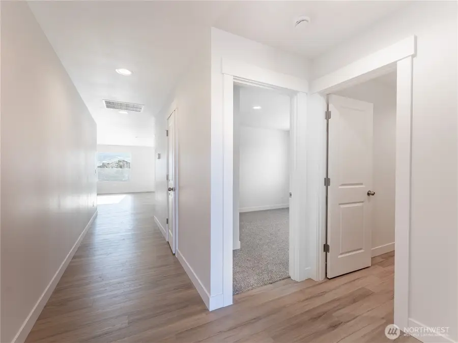 2484 Noah Street Se, East Wenatchee, WA 98802 - #3