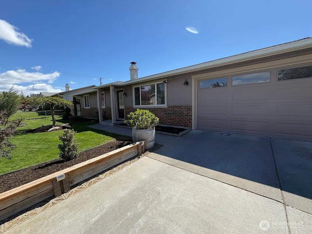 1104 NE 9th Street, East Wenatchee, WA 98802 - #1