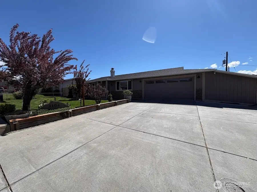 1104 NE 9th Street, East Wenatchee, WA 98802 - #2