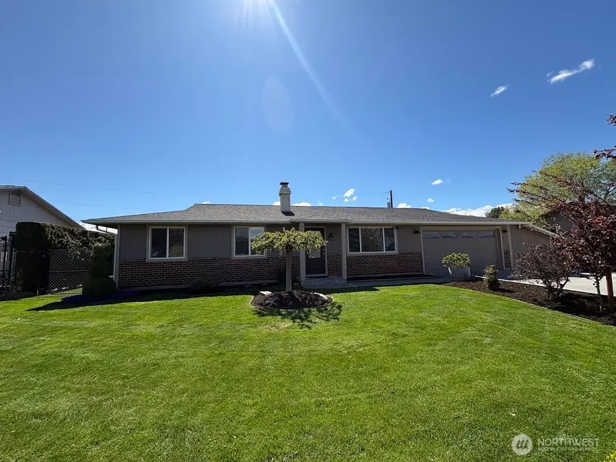 1104 NE 9th Street, East Wenatchee, WA 98802 - #3