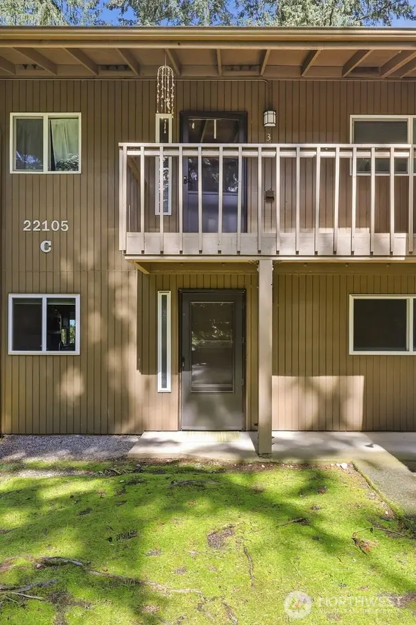 22105 66th Avenue W #1C, Mountlake Terrace, WA 98043