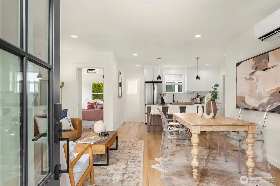 8913 8th Avenue Ne, Seattle, WA 98115 - #3