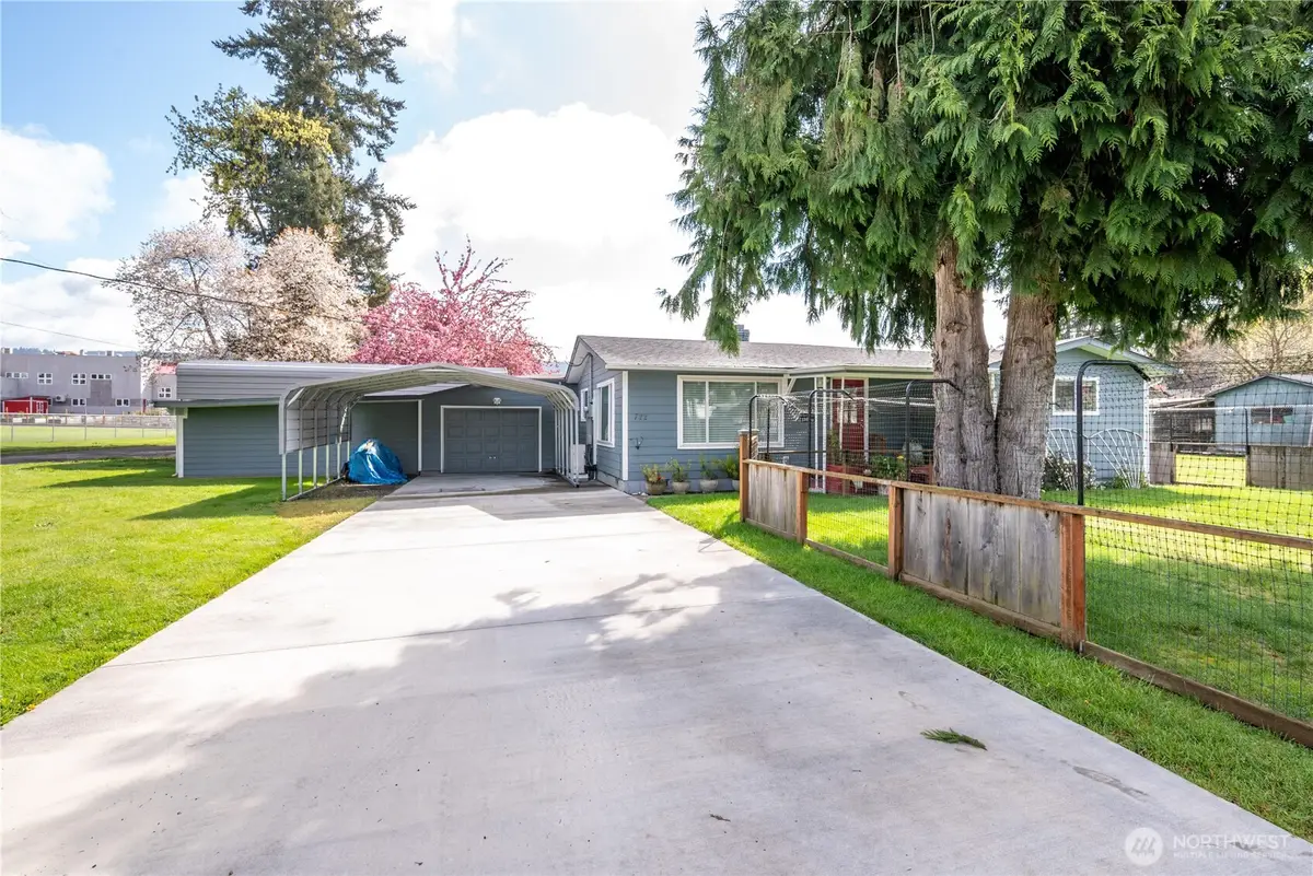 722 2nd Ave Sw, Castle Rock, WA 98611 - #1