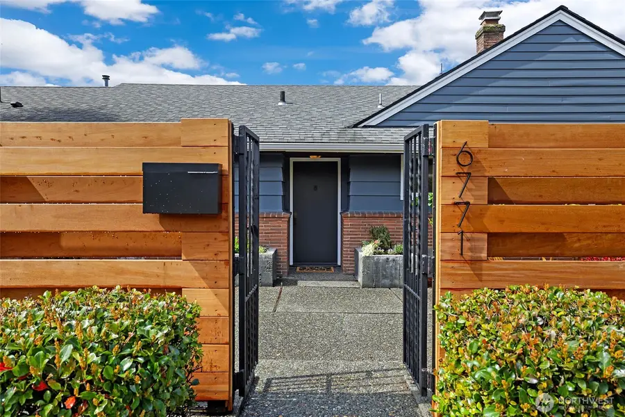 6771 38th Avenue Sw, Seattle, WA 98126 - #2
